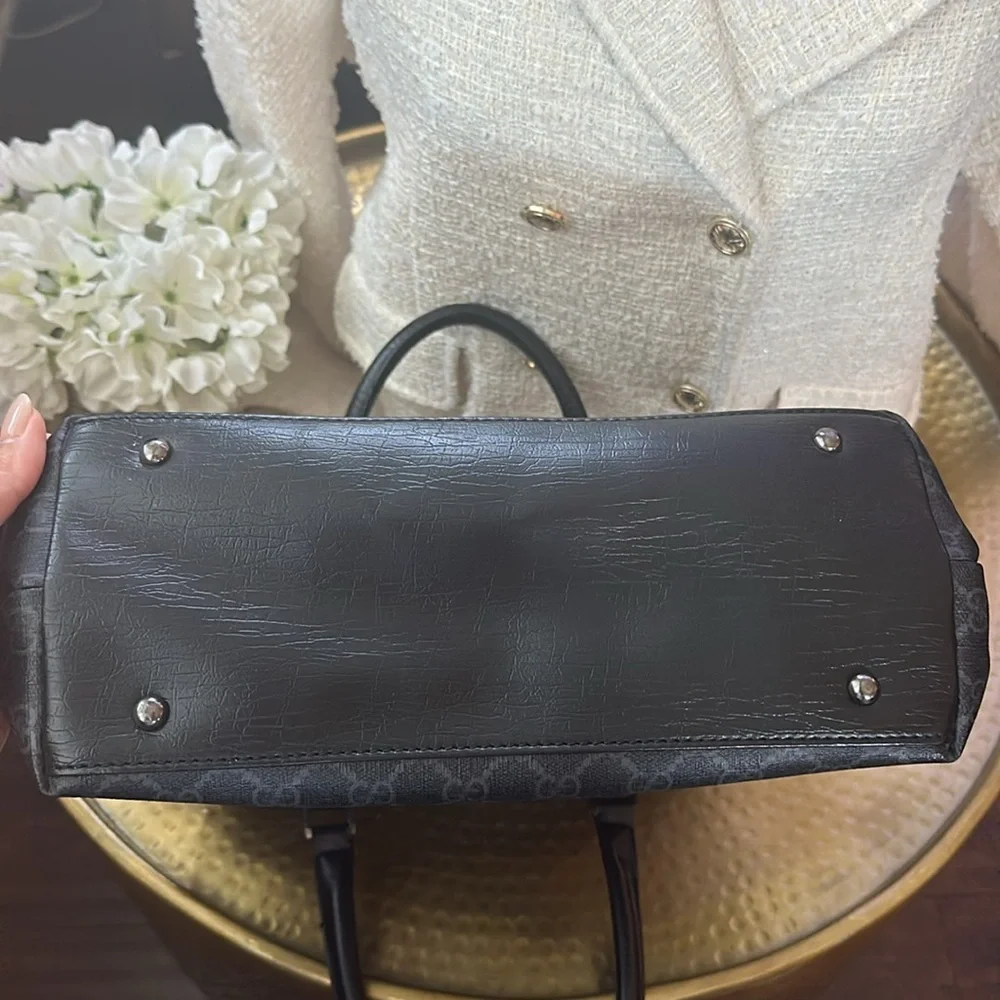 Gucci GG Black Tote Bag Handbag - Picture 7 of 15